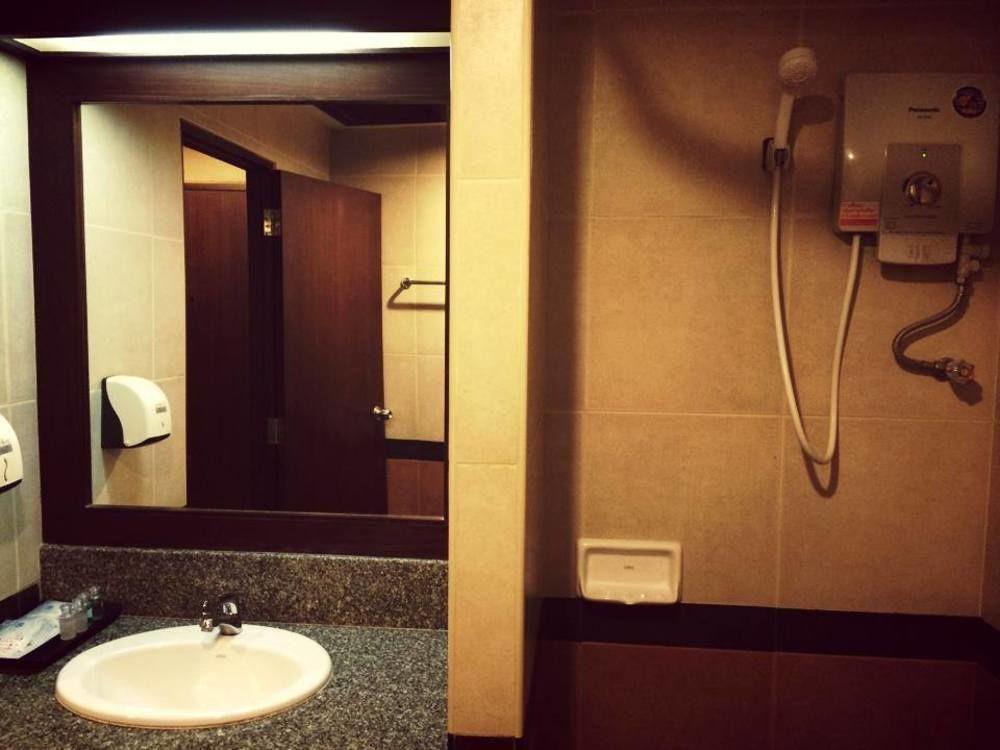 Nipa Garden Hotel Surat Thani Esterno foto