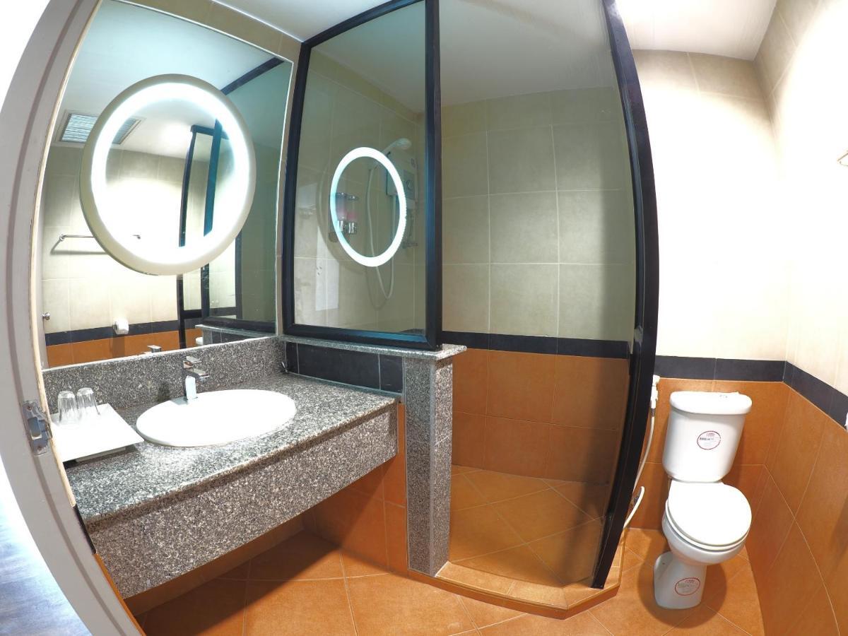 Nipa Garden Hotel Surat Thani Esterno foto